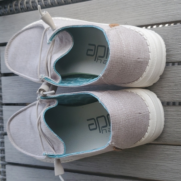 HEY DUDE WENDY CHAMBRAY BEIGE - Picture 2 of 4